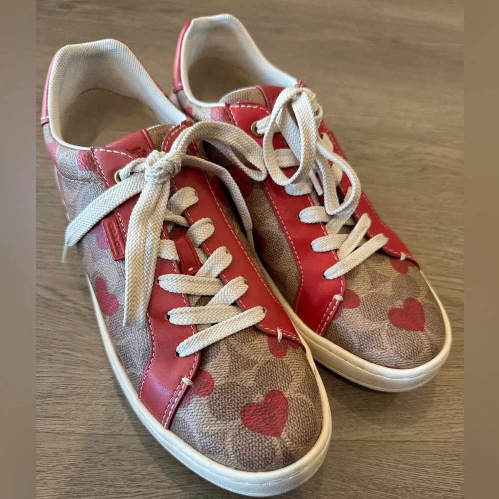 ‼️SOLD‼️Coach Lowline Low Top Sneakers In Signature Canvas With Res Heart Print - Picture 3 of 15